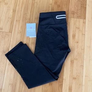 NWT Athleta Gel Dot legging size small